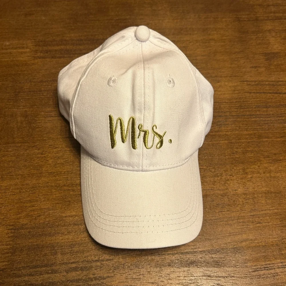 Mrs. White Wedding Bridal Bachelorette Baseball Cap Hat NWOT - Picture 2 of 6